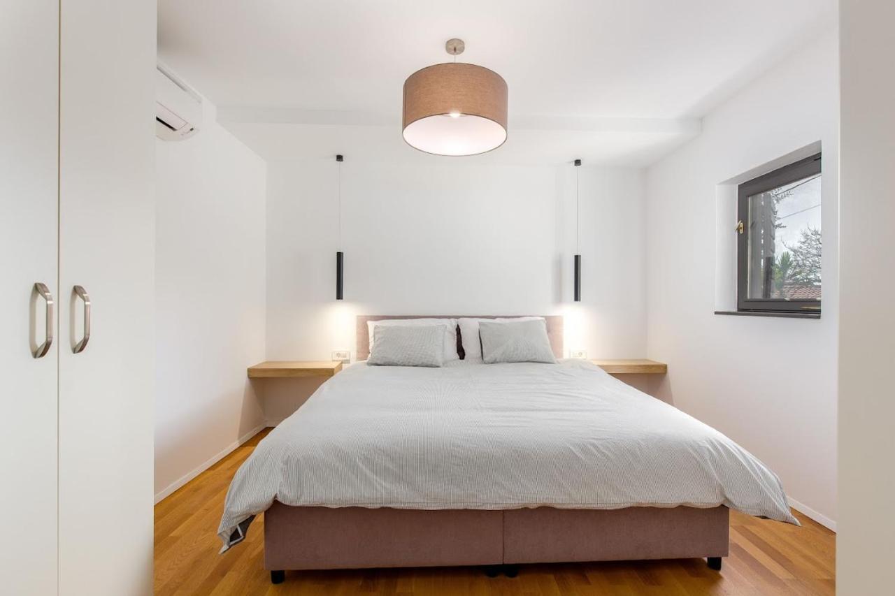 Olea Villa Ика Екстериор снимка