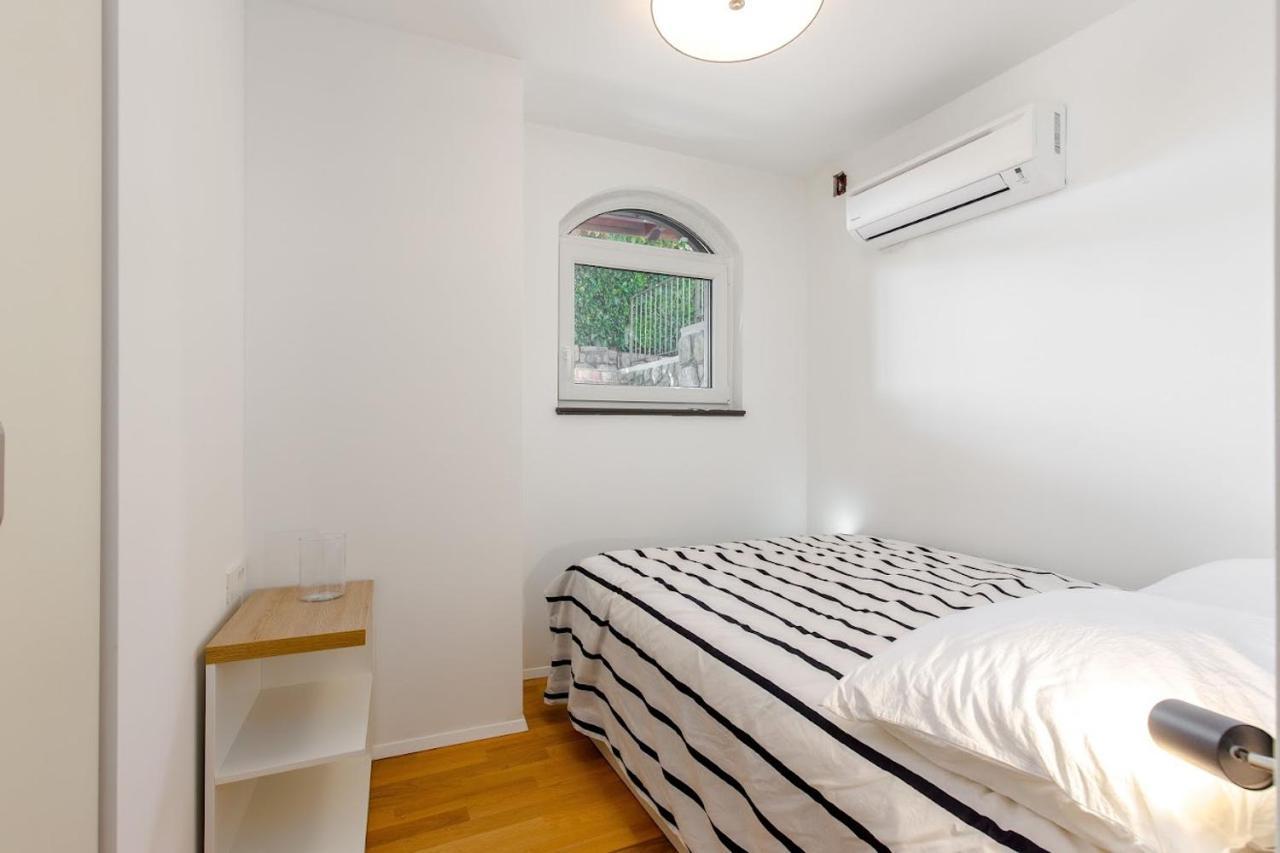 Olea Villa Ика Екстериор снимка