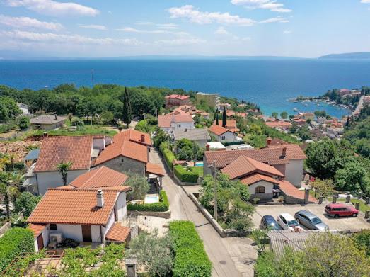 Olea Villa Ика Екстериор снимка